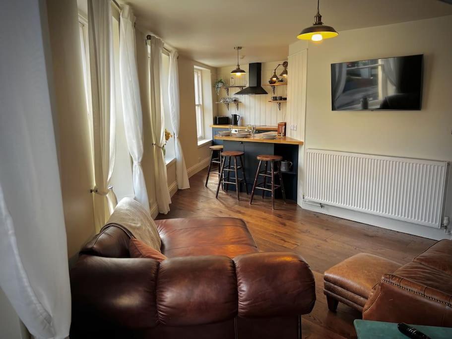 Period Apartment, Great Views, In Heart Of Town. Bradford-On-Avon Exteriör bild